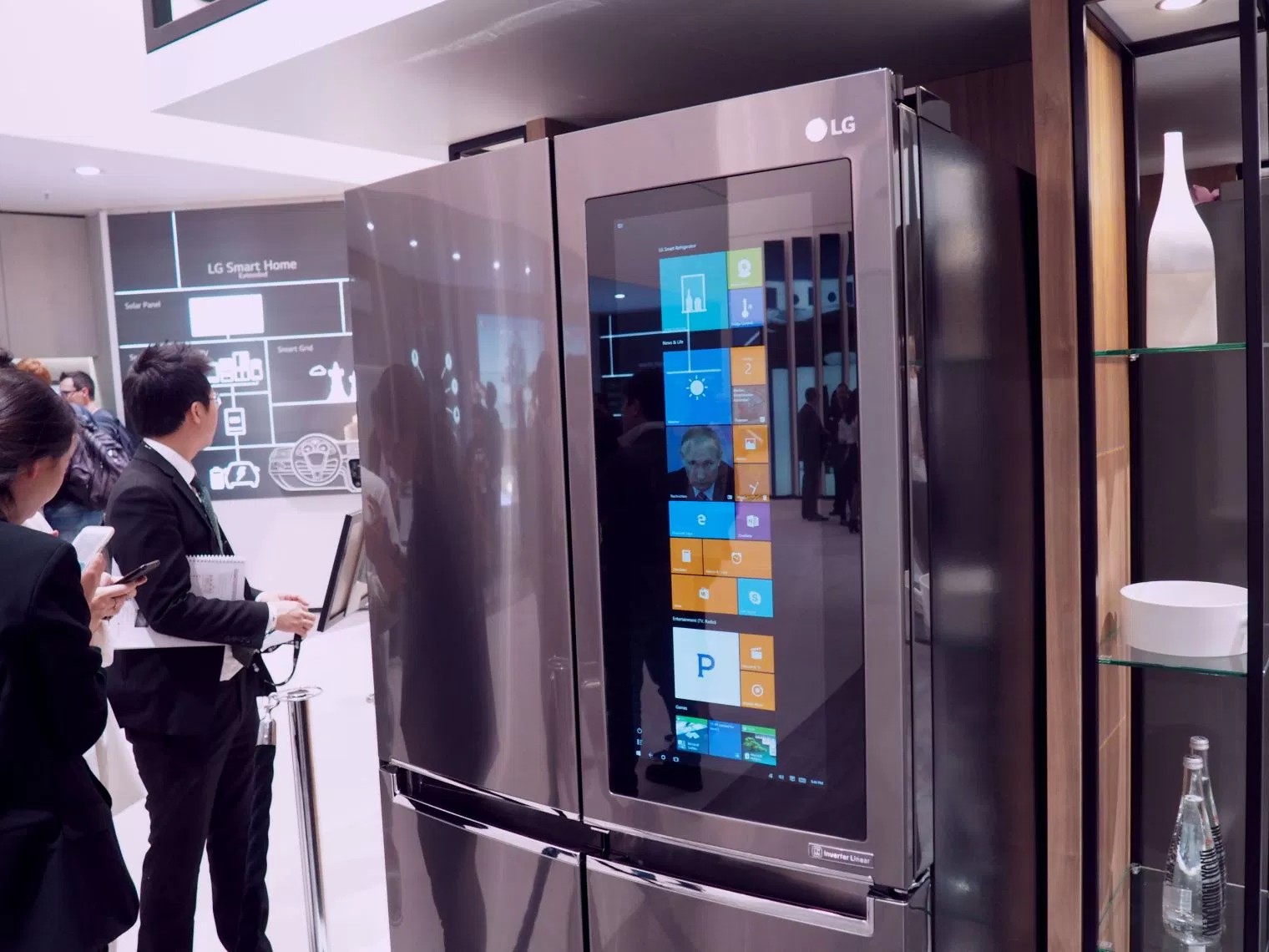 LG new Windows 10 smart refrigerator could be controlled via a Windows 10 laptop
