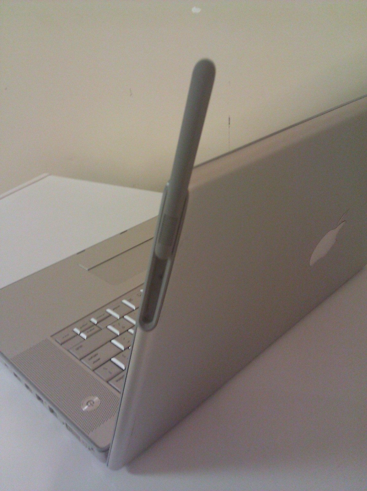 Apple MacBook Pro Santa Rosa LTE