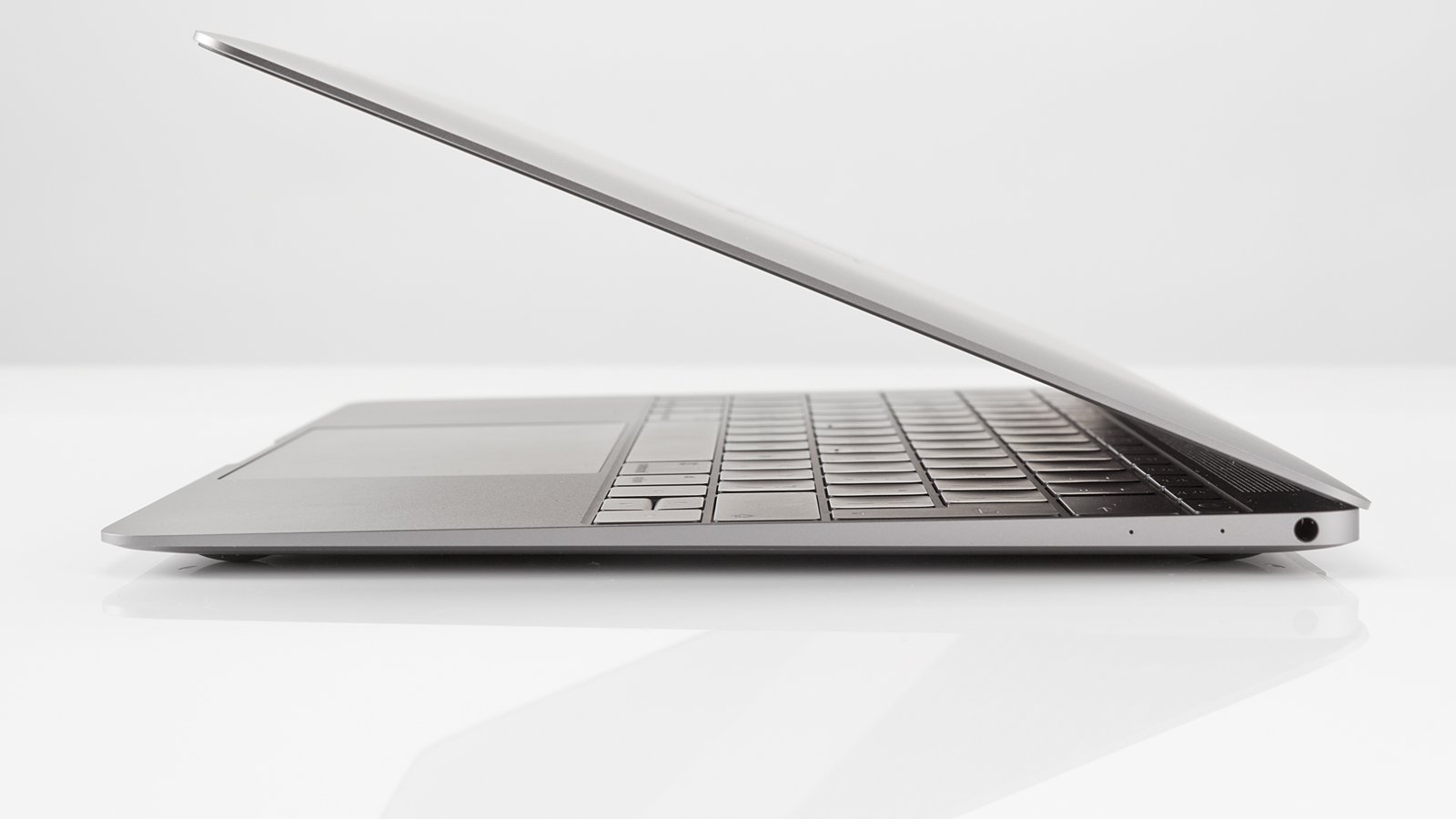 A 13 inch successor to the 12 inch MacBook Retina could replace the